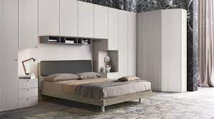 L'armadio per la camera da letto può essere scelto tra tantissimi stili e configurazioni: Armadio A Ponte Per Letto Matrimoniale Componibile Anche Su Misura