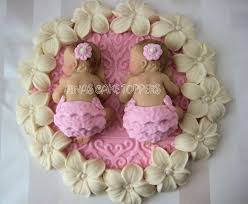 Twin Girls Pink Baby Shower First Birthday Door Dinascaketoppers 45 00 Babyborrel Roze Babyborrel Tweeling Kraamfeest Taart