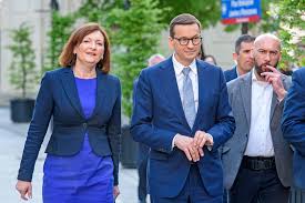 Ewa leniart, wojewoda podkarpacki, potwierdziła właśnie, że będzie startować w wyborach na prezydenta rzeszowa. Wyborczy Spacer Mateusza Morawieckiego I Ewy Leniart Po Deptakach Foto