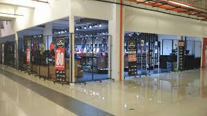 Admal aviation college daireye 3.6 km, masjid jamek sultan hisamuddin ise 4.2 km uzaklıktadır. Come Visit Oc Pop Up Store At Kipmall Original Classic Facebook