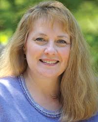 Elaine Schram's Instagram, Twitter & Facebook