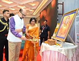 राज्यपाल श्री रमेन डेका रायपुर में छत्तीसगढ़ फिल्म विकास निगम एवं संस्कृति  विभाग द्वारा आयोजित राष्ट्रीय एवं अंतरराष्ट्रीय पुरस्कार ...