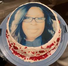 Smooth cake border ideas for a cake topper