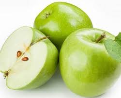 Potong apel menjadi beberapa bagian, dan sisihkan ke dalam mangkuk stainless (agar sari apel tidak terbuang saat dikukus). 10 Jenis Buah Apel Yang Paling Enak Dan Populer Di Dunia