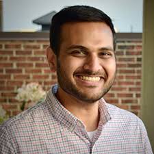 Amazon software engineer stays connected to Grinnell through regional  network