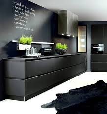 Tak ada yang bisa mengalahkan warna putih untuk menciptakan kesan ruangan yang lebih luas dan jernih. 9 Desain Dapur Sederhana Untuk Kamu Yang Berbudget Terbatas