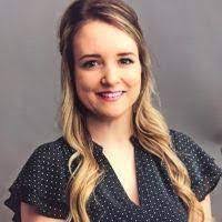 Mimi Dunn's Instagram, Twitter & Facebook