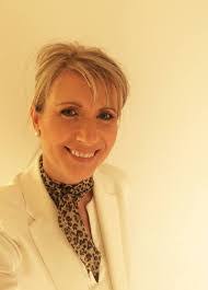 Melanie Willard's Instagram, Twitter & Facebook