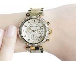 This watch brand has the most attractive feature to start with a price of £300. Best Affordable Watch Brands Under 1 000 Watchshopping Com