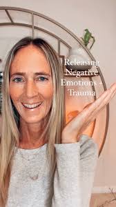 Oils for feeling GOOD ⬇️ Breathing pure essential oils and applying them to  your body can help you feel uplifted, calm, energized, relaxed, joyful and  INSPIRED! 🌈 ✨ Here are two amazing