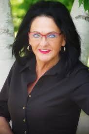 Ellen Overman's Instagram, Twitter & Facebook