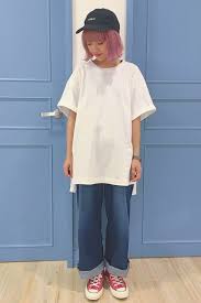 Japanese Street Style Proves That Oversized Is Everything Japan Fashion Street Top Clothing Trends Street Style Trends