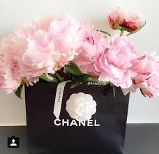 Pin By Saura Mvkl On Sau Flowers Happy Birthday Flower Chanel Flower Birthday Flowers