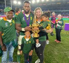 Siya kolisi and his wife had a traditional wedding in the eastern cape. South Africa Flew Captain Siya Kolisi S Dad To Rugby World Cup Final Who Didn T Have A Passport Daily Mail Online