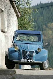 Retrouvez Toutes Les 2cv Bleu Et Restaurez Votre Deuche Grace Aux Plus De 2000 Pieces Detachees Que Nous Proposons Sur Www Mc 2cv Citroen 2cv Voiture Citroen