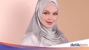 Kompas.com/kristianto purnomopenyanyi asal malaysia, siti nurhaliza berkunjung ke kantor redaksi kompas.com di menara kompas baca juga: Siti Nurhaliza Luncurkan Produk Hijab Netizen Sebut Jilbab Orang Kaya