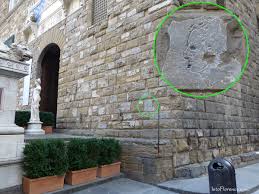 The romanesque palace is an incredibly impressive fortress which retains much of its original exterior appearance, although its interior. Who Is The Mystery Man On The Wall Of Palazzo Vecchio