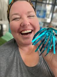 If you have a photo, a video or a favorite memory of our dear Jaci, please  share it in the comments below! 🍊✨ ”Shower the people you love with love.  Show them