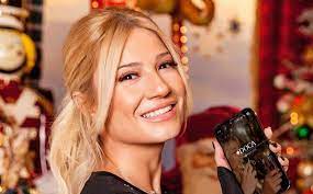 We did not find results for: H Faih Skorda Apokalyptei To Melaxrino Koritsi Poy Htan Sthn Paidikh Ths Hlikia Daisy Gr