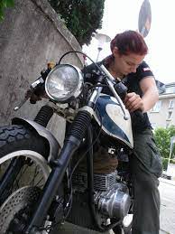 Moto Lady Cafe Racer Girl Women Riding Motorcycles Harley Davidson Dealership