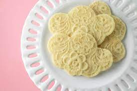 Dec 17, 2010 · if you've never make cookies using molds, they produce the most beautiful and intricate results. Cookie Molds How To Use Silicone Molds For Sugar Cookies Craftsy