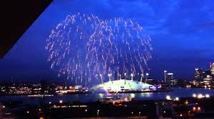 Since opening in 2007, the o2 arena has hosted hundreds of concerts from uk and international superstars. Fireworks Over The O2 Arena 10 06 2011 Youtube