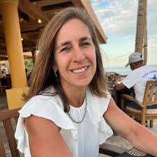 Dawn Henning's Instagram, Twitter & Facebook