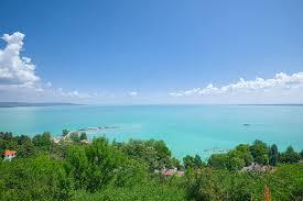 It's hands down one of the loveliest spots to stay in the area, and far removed from the tourist hot spots on the lake. Balaton Wazne Informacje Przewodnik Balaton Fly Pl