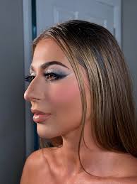 Makeup artist for photo shoots in Sydney or Brisbane