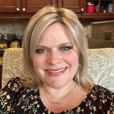 In 1986, Elling purchased Papillon Hawaiian Helicopters and expanded  operations to Kauai, Maui, and Oahu. Papillon means “butterfly” in French —  and, like butterflies, helicopters can fly and land almost anywhere. Elling