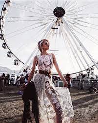 There's no denying that festival outfits are a little insane both in terms of look and price. Festival Coachella Festival And Fashion Image 6978952 On Favim Com