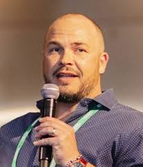 Fresh Thyme Market and Naturally Chicago Partner