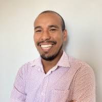 20+ perfiles de «Junior Wong»