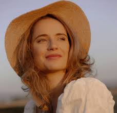 How to Use Storytelling as a Collaborative Tool for Holding Complexity