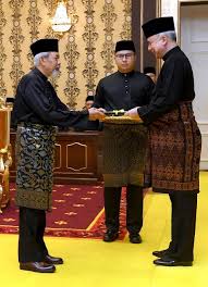 Here is the list of the yang dipertuan besar of negeri sembilan since 1888. Tun Jahar Yang Dipertua Negeri Sabah Bagi Penggal Ketiga Utusan Borneo Online