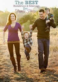 The Best Backdrops Settings For Family Photos The House Of Smiths Family Picture Poses Family Photo Pose Family Photos