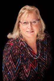 Donna Puckett's Instagram, Twitter & Facebook