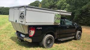 Egal ob auf einen pickup, transporter oder lkw, ob als wohnkabine, mobile werkstatt oder als garage für sportausrüstungen. Die Pickup Wohnkabine Camp Crown Overlander 220 Modell 2018 Youtube
