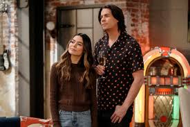 Where did jerry trainor go to high school? Decider Auf Twitter If We Re Going To Do It Let S Do It For The Original Fans Let S Mirror The Fans Where They Are In Their Lives Now Jerrytrainor Talks About The Icarly
