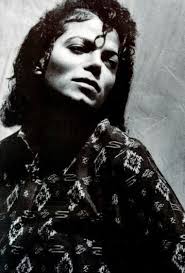Mesmo após sua morte, em 2009, o cantor continua fazendo o maior sucesso! Thriller Michael Jackson Letras Mus Br