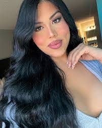 Barbara Rosa's Instagram, Twitter & Facebook