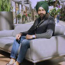 148 7k Likes 1 780 Comments Tarsem Jassar Tarsemjassar On Instagram Bandshan Ch Reh Ke Kaka Geet Likhne Kinna Hunda Couple Photography Singer Fashion