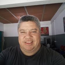 En el mundo del boxeo, incluso los héroes más grandes tienen su ocaso. Para  Sugar Ray Leonard, ese ocaso llegó a manos de Hector "Macho" Camacho. En  una noche que los 10,324