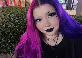 I hope this isn't TMI. I am in intense outpatient therapy for my binging  eating disorder. This is a major spoiler for my next comic, but I draw  during part of my