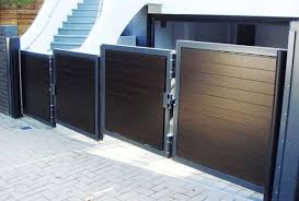 Pintu pagar rumah minimalis dengan garis horizontal. 7 Model Pagar Lipat Minimalis Harga Keunggulan Perawatannya