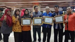 Kami berharap bahwa anda menikmati presentasi ini. 4 Sekolah Di Sulbar Sabet Adiwiyata Nasional Ini Profil Singkatnya
