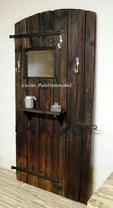 Alte Scheunentur Gerettet Garderobe Traditionellesdekor Alte Scheunentur Gerettet Garderobe Garderobe Flur Scheune Alte Tur