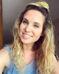 Caramel highlights with deep root smudge