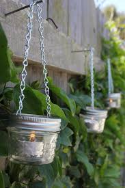 13 Abgefahrene Ideen Zum Selbermachen Fur Deine Gartenbeleuchtung Diy Bastelideen Mini Mason Jars Mason Jar Candles Mason Jar Candle Holders