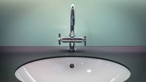 Oder seit dem umzug brummt sie und zieht nur wenig wasser. Wasserhahn Zudrehen Richtung Und Hinweise Heimwerk Co